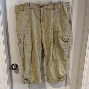 Women’s Capri khakis